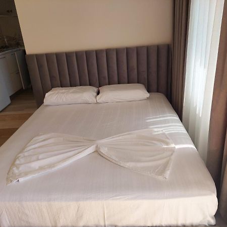 Sole Inn Вльора Екстер'єр фото