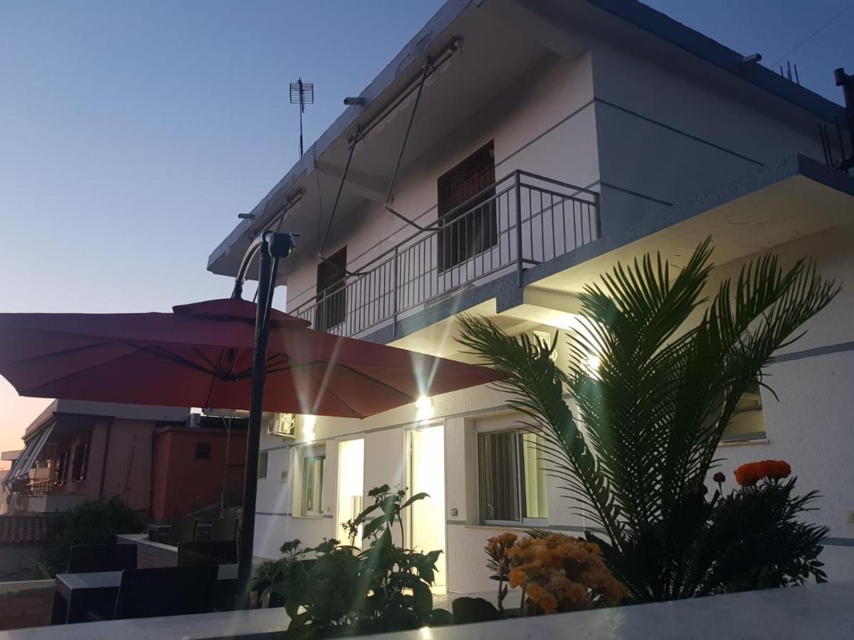 Sole Inn Вльора Екстер'єр фото